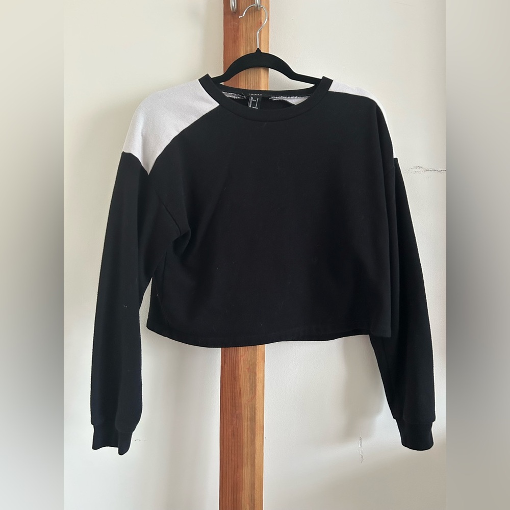 Forever 21 Black and White Colorblock Sweatshirt